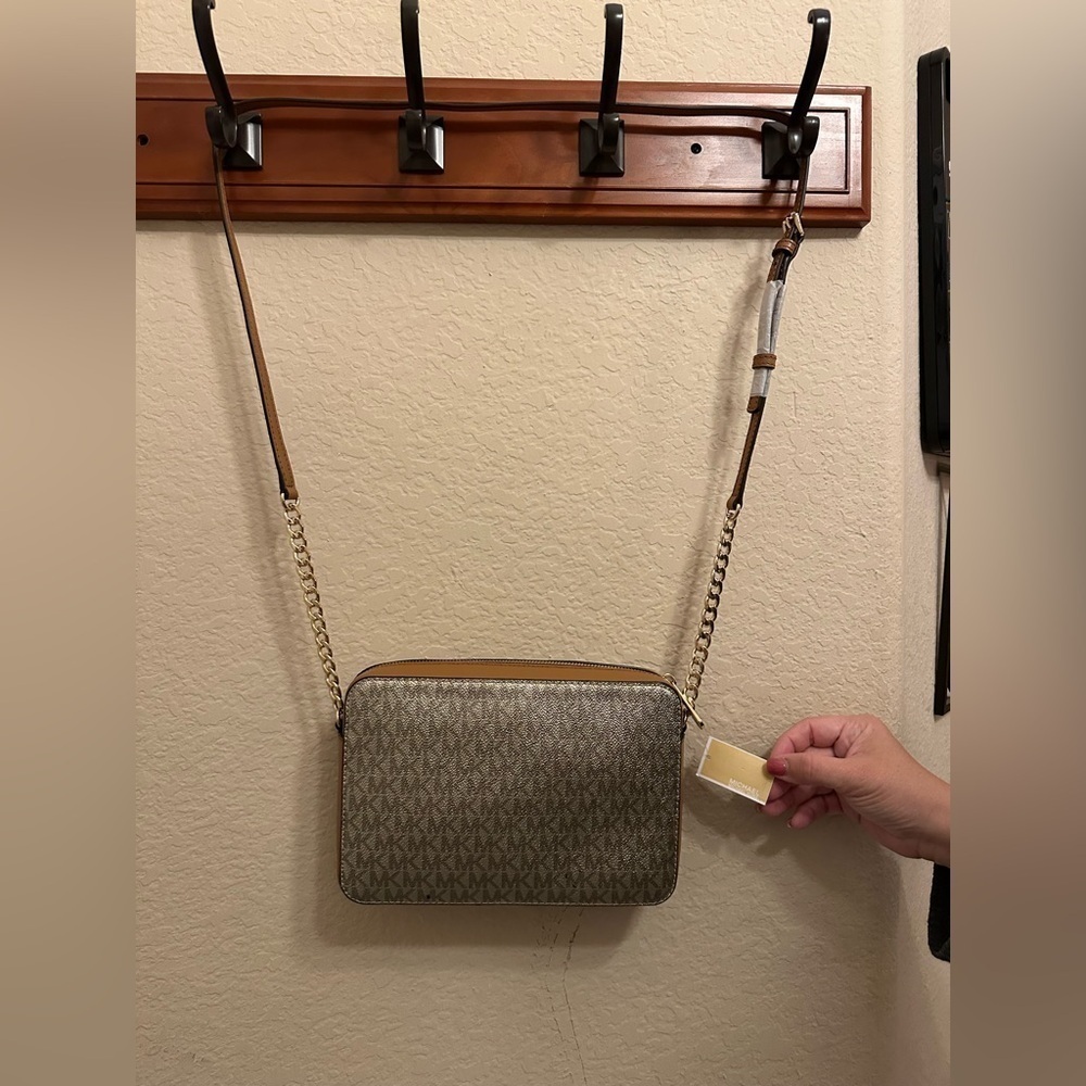 Michael Kors Jet Set Large East West Crossbody Bag Metallic Gold Signature NWT - Picture 7 of 14